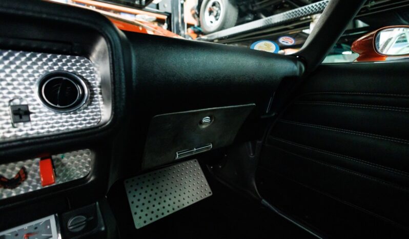 
								1976 Pontiac Firebird Trans Am Custom Restomod full									