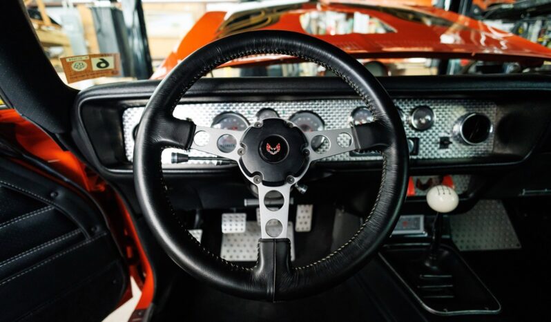 
								1976 Pontiac Firebird Trans Am Custom Restomod full									