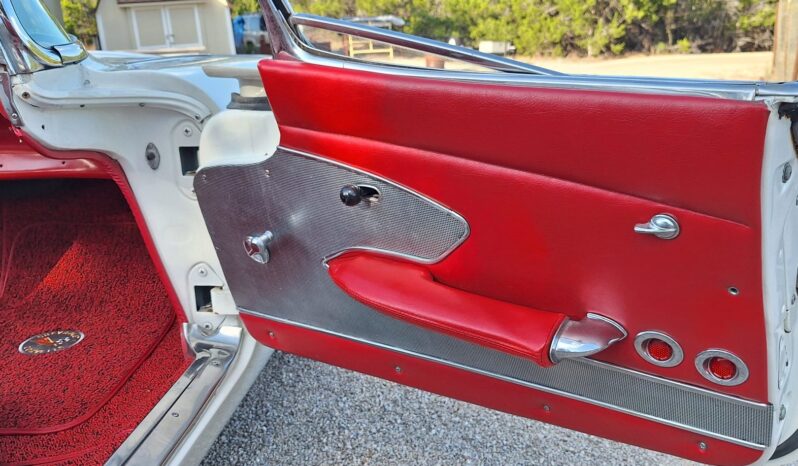 
								1959 Chevrolet Corvette 4-Speed full									