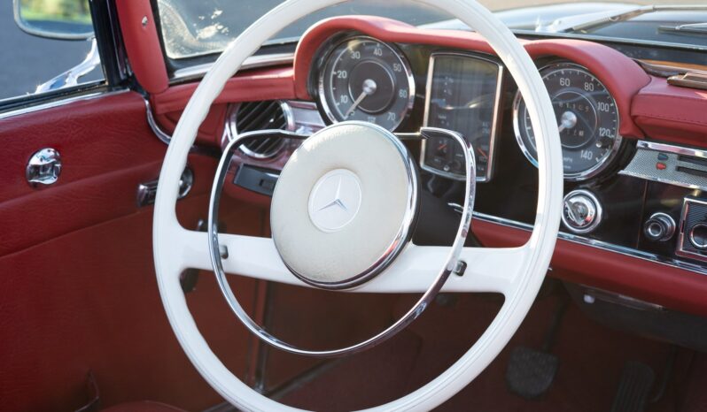 
								1965 Mercedes-Benz 230SL full									