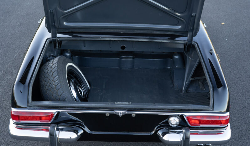 
								1965 Mercedes-Benz 230SL full									