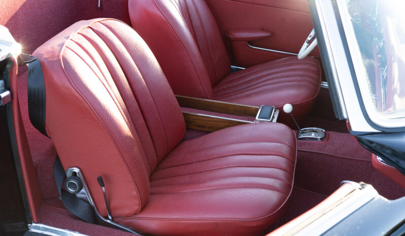 
								1965 Mercedes-Benz 230SL full									