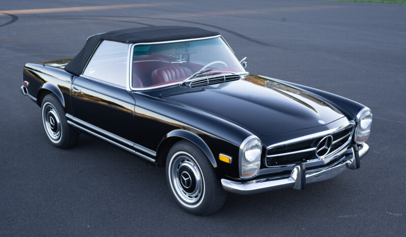 
								1965 Mercedes-Benz 230SL full									