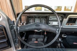 
										1976 Ford F-250 Custom Highboy 4×4 4-Speed full									