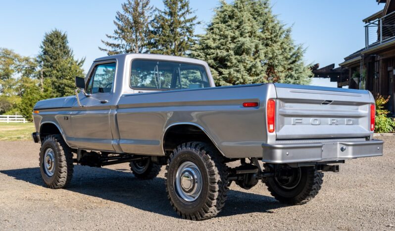
								1976 Ford F-250 Custom Highboy 4×4 4-Speed full									