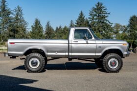 1976 Ford F-250 Custom Highboy 4×4 4-Speed
