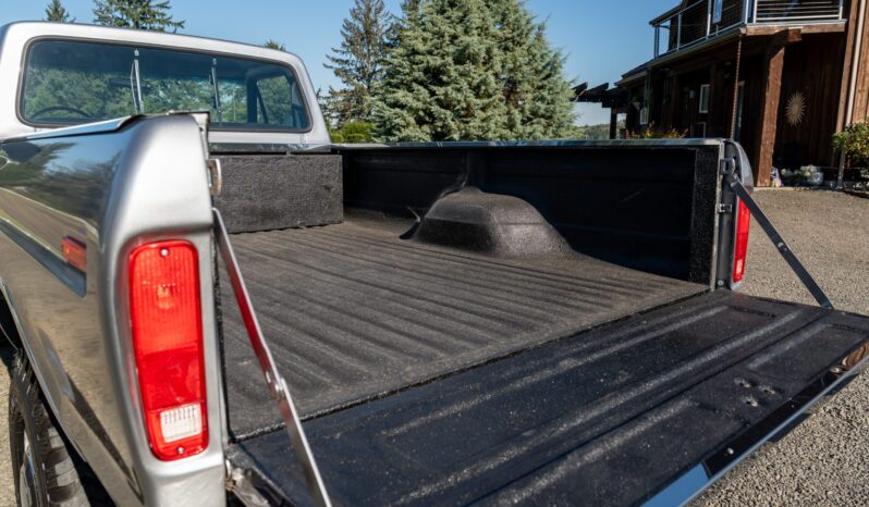 
								1976 Ford F-250 Custom Highboy 4×4 4-Speed full									