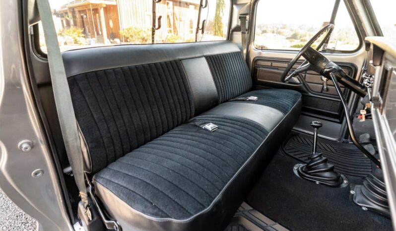 
								1976 Ford F-250 Custom Highboy 4×4 4-Speed full									