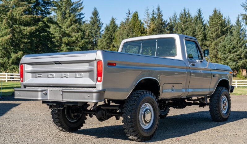 
								1976 Ford F-250 Custom Highboy 4×4 4-Speed full									