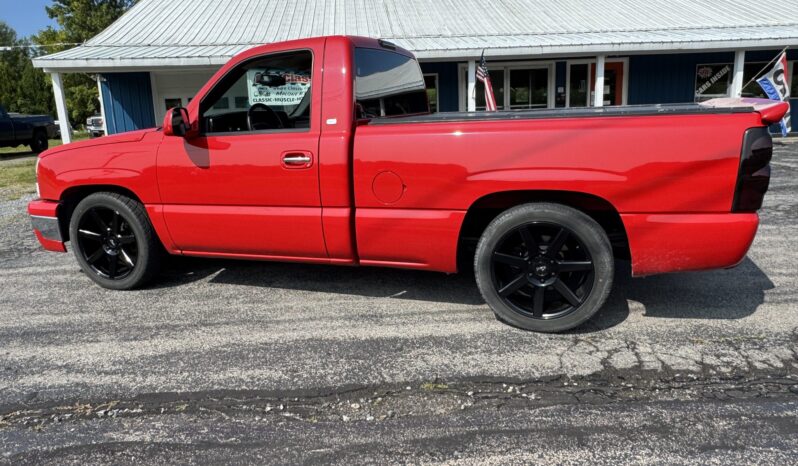 
								2004 Chevrolet Silverado 1500 Regency RST 5-Speed full									