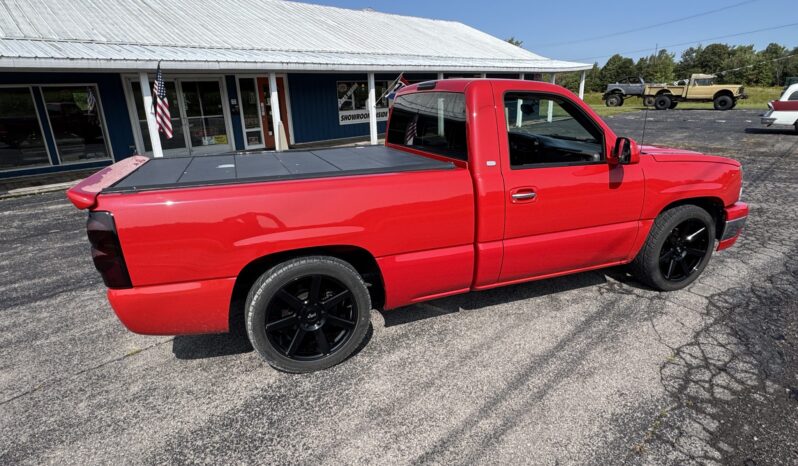 
								2004 Chevrolet Silverado 1500 Regency RST 5-Speed full									