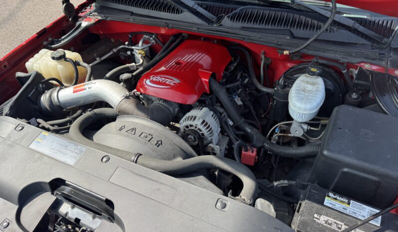 
								2004 Chevrolet Silverado 1500 Regency RST 5-Speed full									