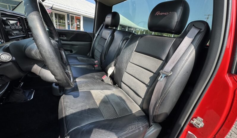 
								2004 Chevrolet Silverado 1500 Regency RST 5-Speed full									