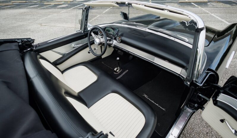 
								1956 Ford Thunderbird 5.0 Coyote Restomod full									