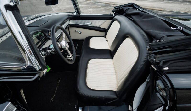 
								1956 Ford Thunderbird 5.0 Coyote Restomod full									