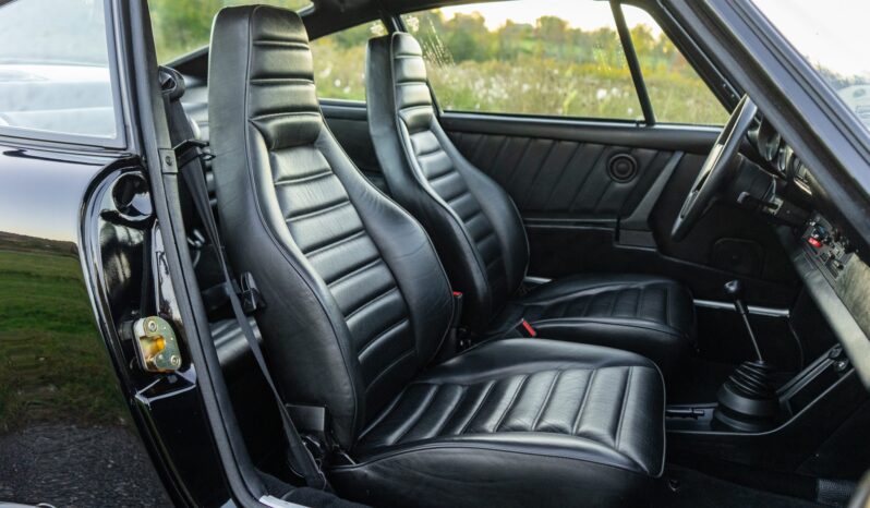 
								1983 Porsche 911SC Coupe full									