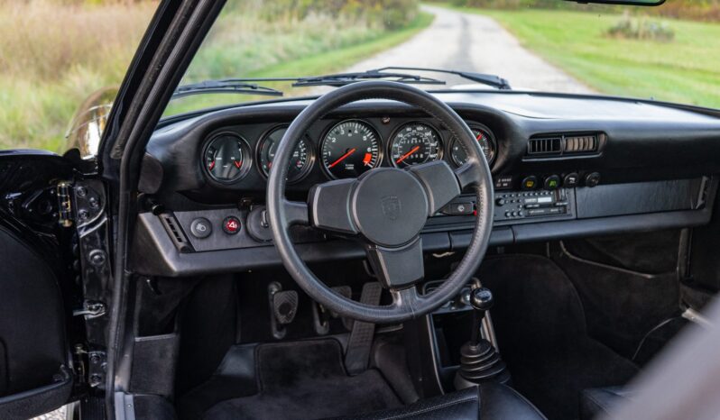 
								1983 Porsche 911SC Coupe full									