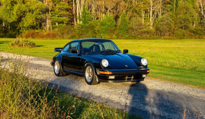 
								1983 Porsche 911SC Coupe full									
