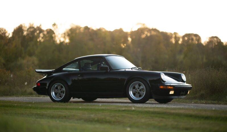 
								1983 Porsche 911SC Coupe full									