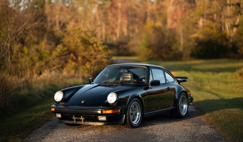 
								1983 Porsche 911SC Coupe full									