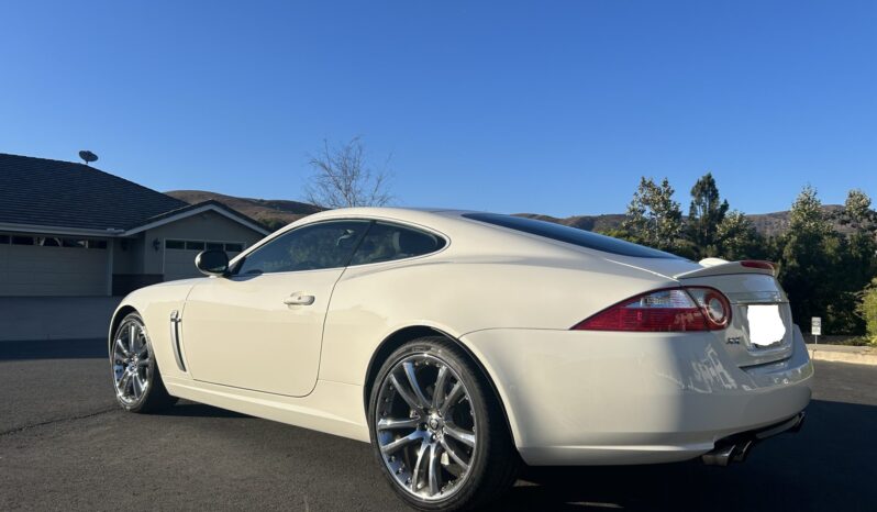 
								2007 Jaguar XKR Coupe full									