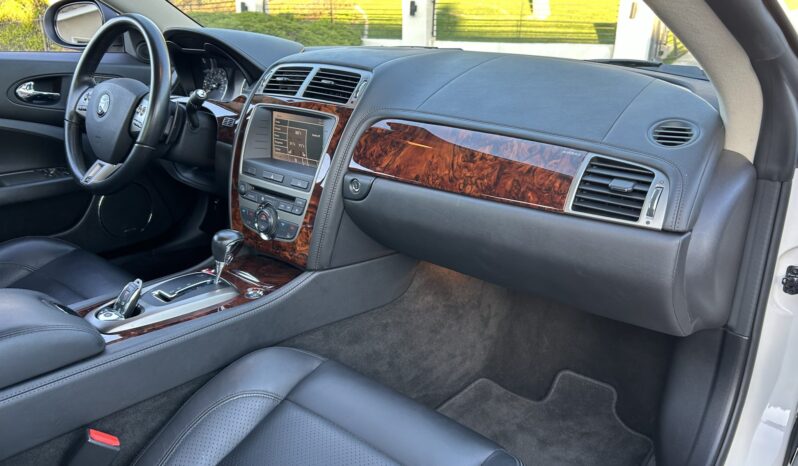 
								2007 Jaguar XKR Coupe full									