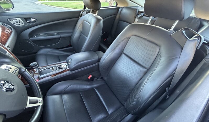 
								2007 Jaguar XKR Coupe full									