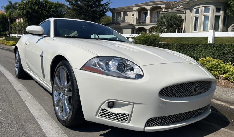 
								2007 Jaguar XKR Coupe full									