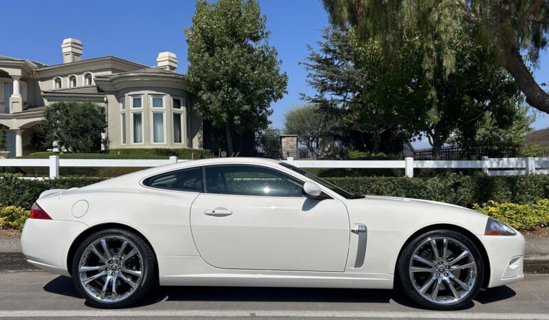 
								2007 Jaguar XKR Coupe full									