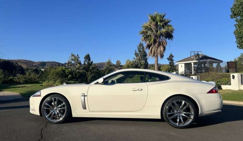 
								2007 Jaguar XKR Coupe full									