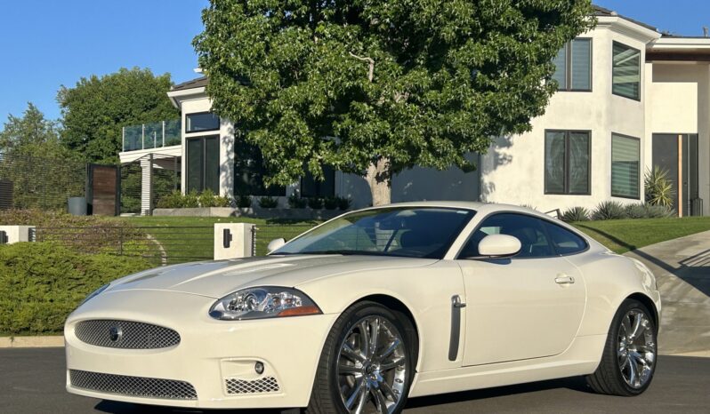 
								2007 Jaguar XKR Coupe full									