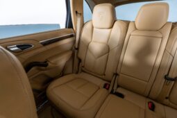 
										2014 Porsche Cayenne Turbo S full									