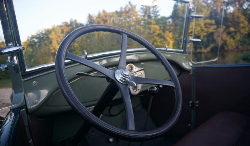 
								1929 Ford Model A Roadster full									
