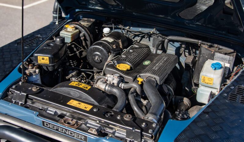 
								1996 Land Rover Defender 90 300Tdi 5-Speed full									