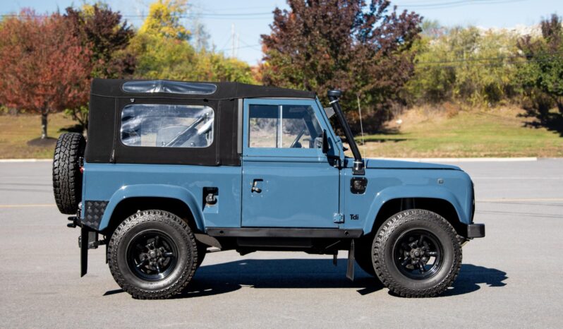 
								1996 Land Rover Defender 90 300Tdi 5-Speed full									