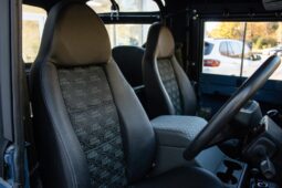 
										1996 Land Rover Defender 90 300Tdi 5-Speed full									