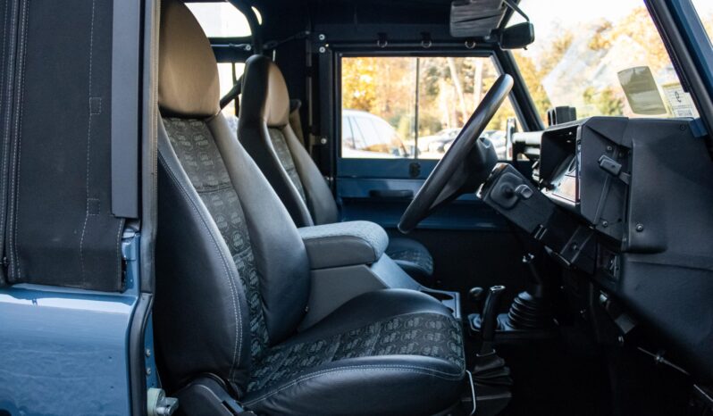 
								1996 Land Rover Defender 90 300Tdi 5-Speed full									