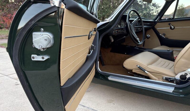 
								1970 Volvo 1800E full									