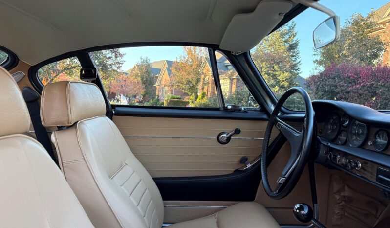 
								1970 Volvo 1800E full									