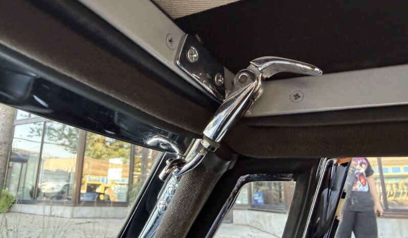 
								1967 Austin-Healey 3000 BJ8 Mk III full									