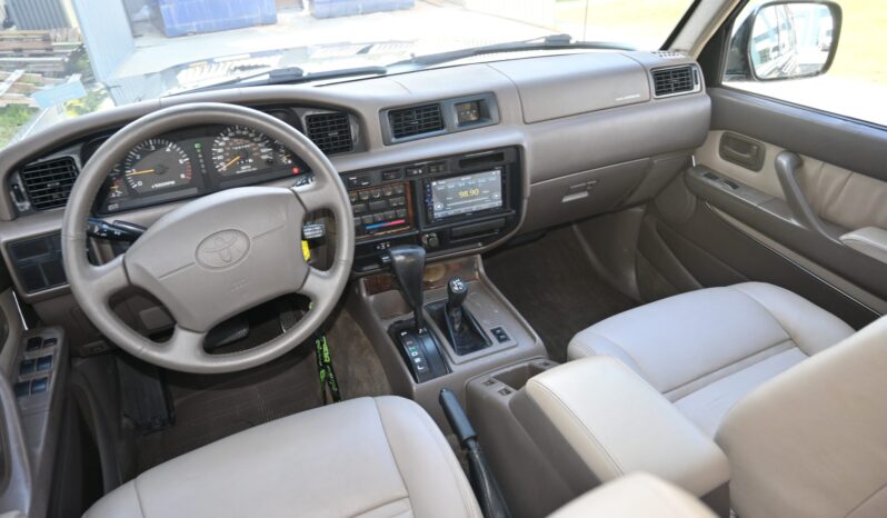 
								1996 Toyota Land Cruiser FZJ80 full									