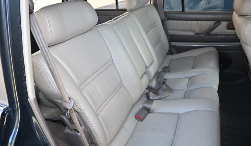 
								1996 Toyota Land Cruiser FZJ80 full									