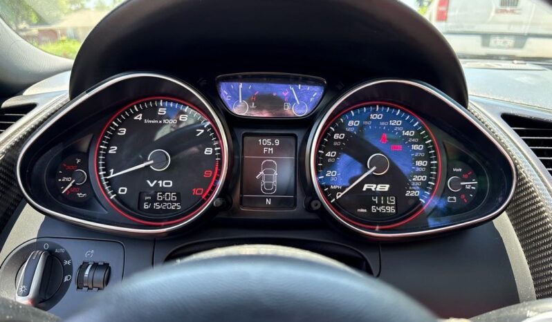 
								2012 Audi R8 5.2 quattro Spyder V10 full									