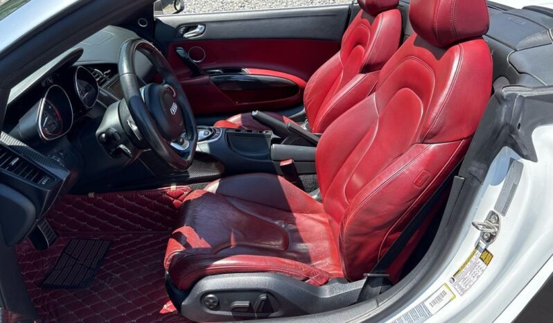 
								2012 Audi R8 5.2 quattro Spyder V10 full									