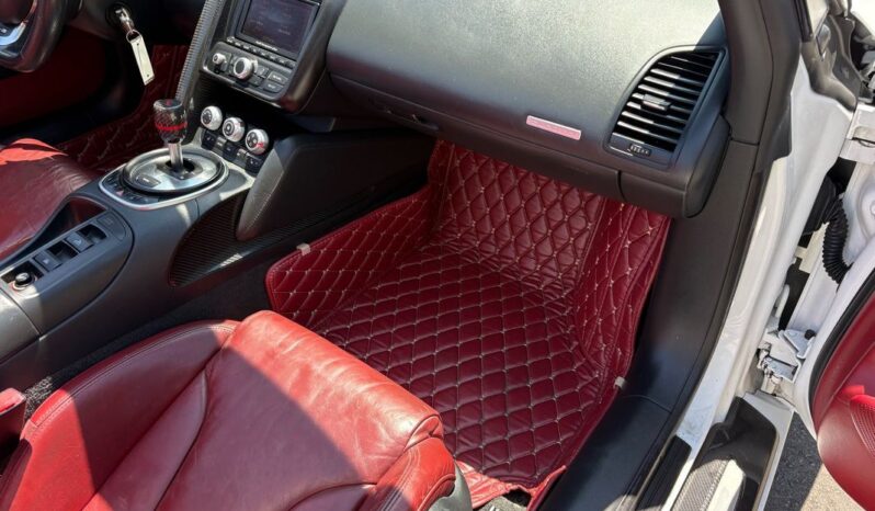 
								2012 Audi R8 5.2 quattro Spyder V10 full									