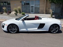 
										2012 Audi R8 5.2 quattro Spyder V10 full									