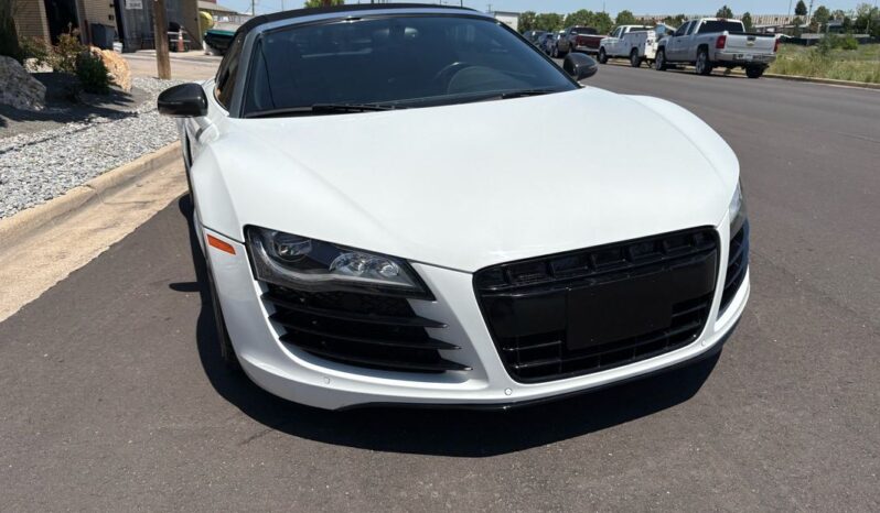 
								2012 Audi R8 5.2 quattro Spyder V10 full									
