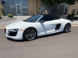 
										2012 Audi R8 5.2 quattro Spyder V10 full									