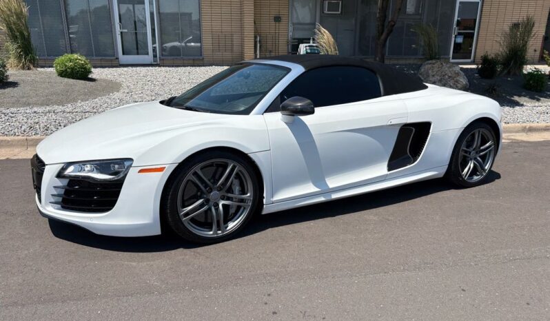
								2012 Audi R8 5.2 quattro Spyder V10 full									