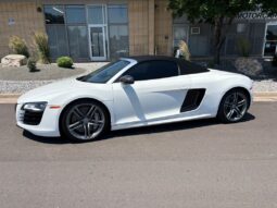 
										2012 Audi R8 5.2 quattro Spyder V10 full									